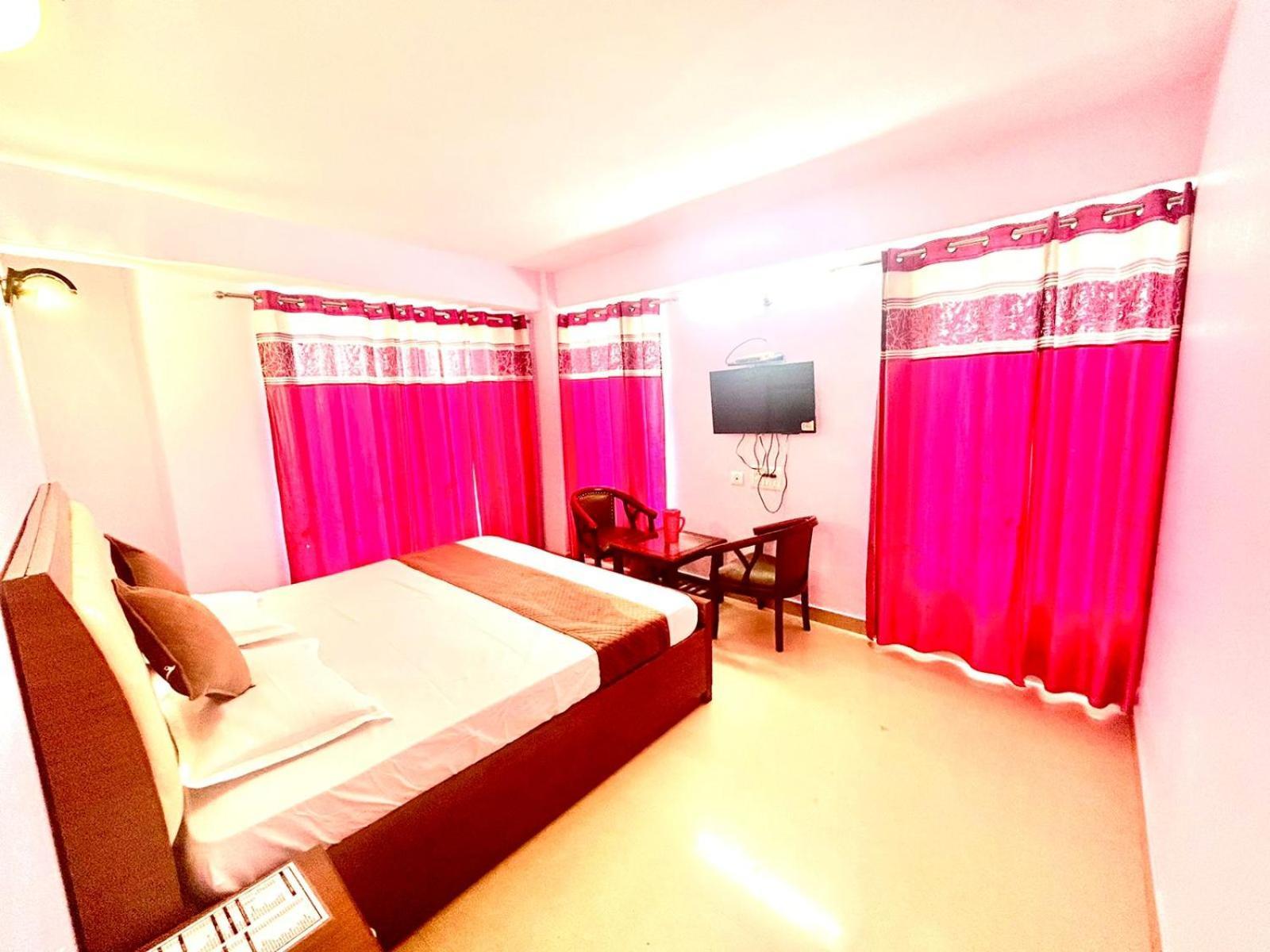 Northern View Haward Shimla Room photo
